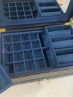 Luxury leather jewelry box with mirror